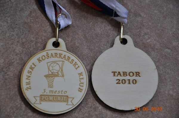 MEDALJE IZ VEZANE PLOŠČE